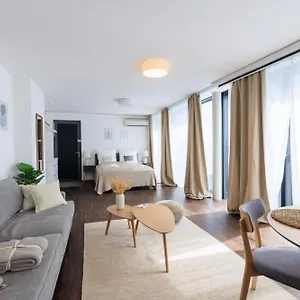 Global Living - Design I Rathausplatz I Kitchen I Apartment
