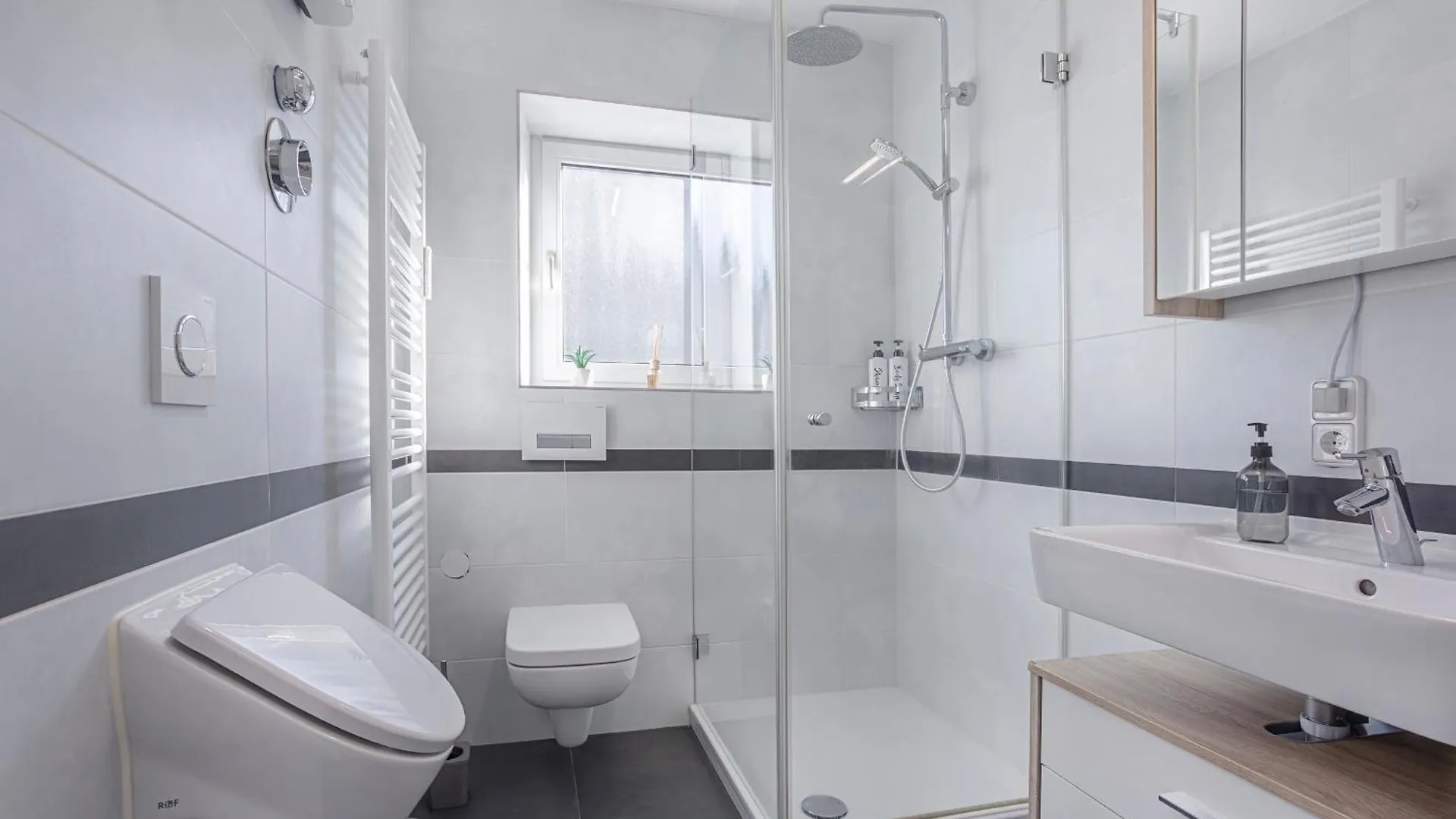 Cloud9 Kitchen Balcony Wifi Uniklinik Good Transport Connections Apartment Augsburg Germany