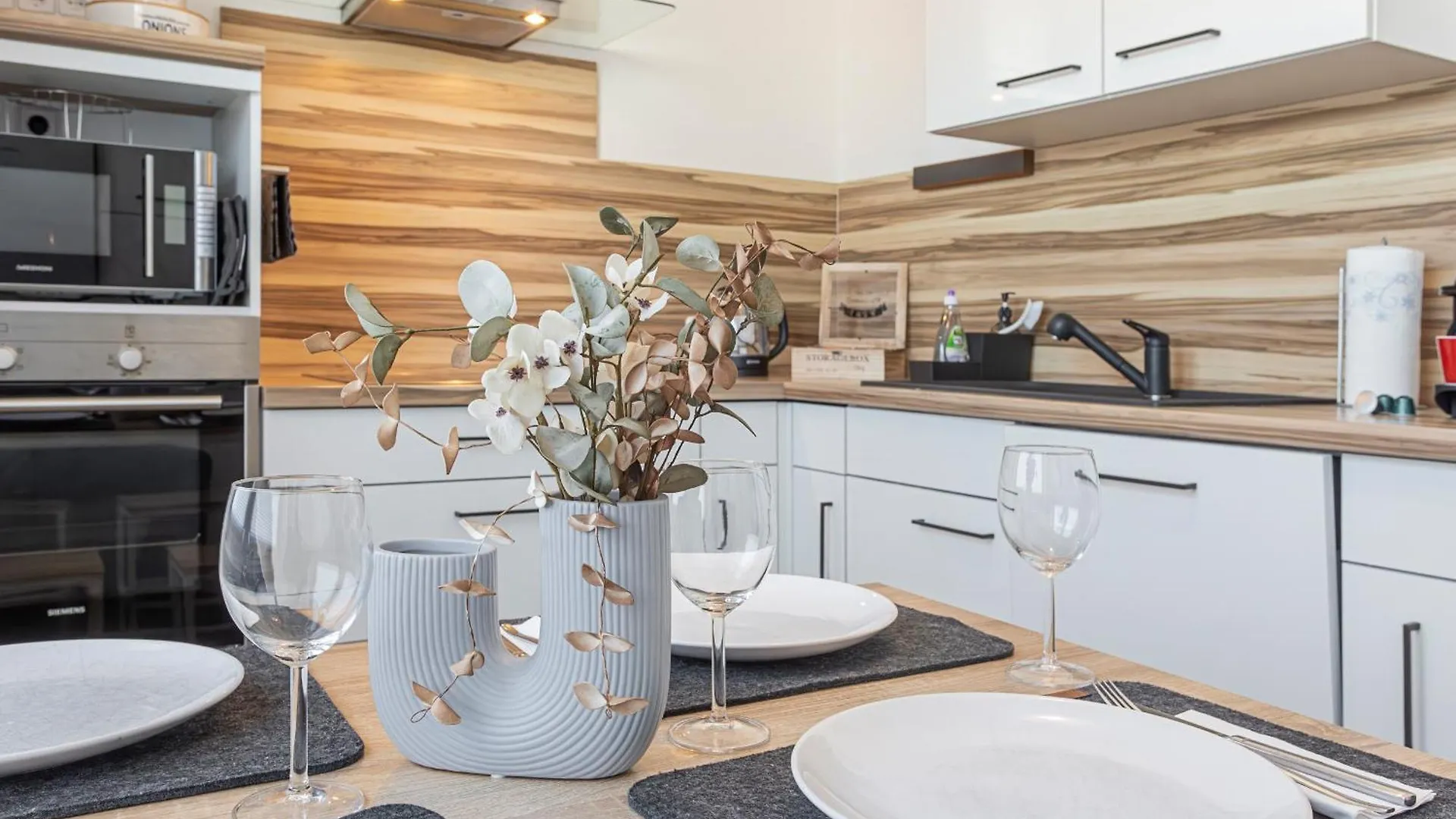 Cloud9 Kitchen Balcony Wifi Uniklinik Good Transport Connections Apartment Augsburg